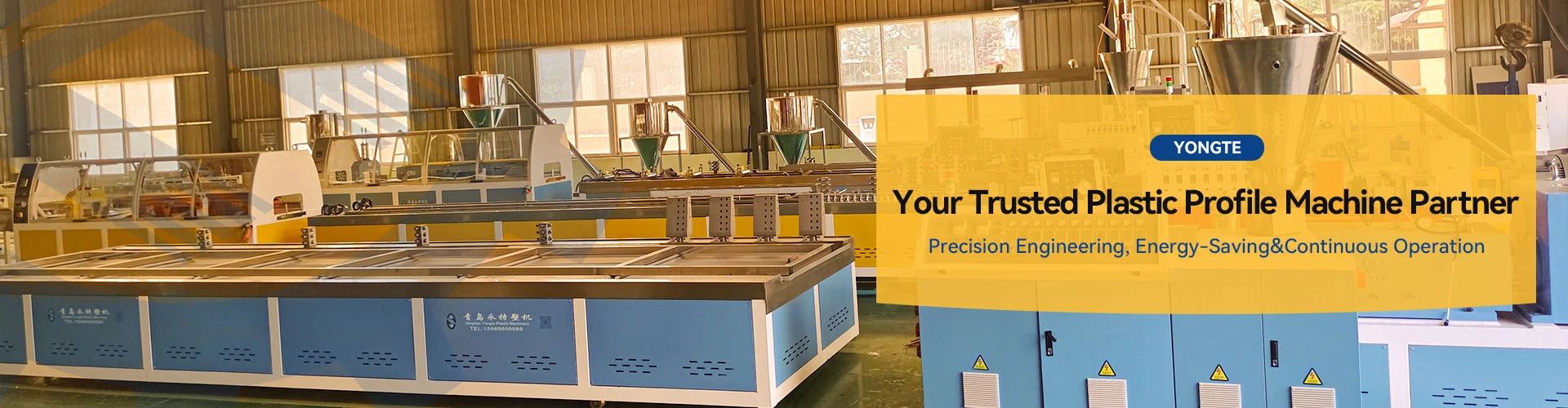 Stroj na výrobu plastových profilov