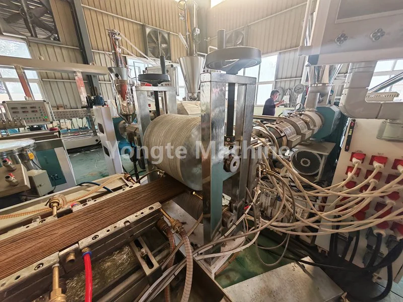 Riešenie problémov s výrobou extrudéra WPC