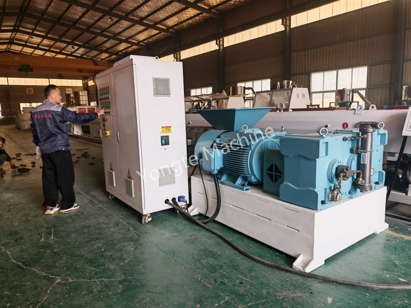 plastic recycling extruder