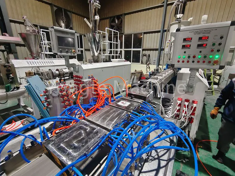 Linka na vytláčanie plastového reziva